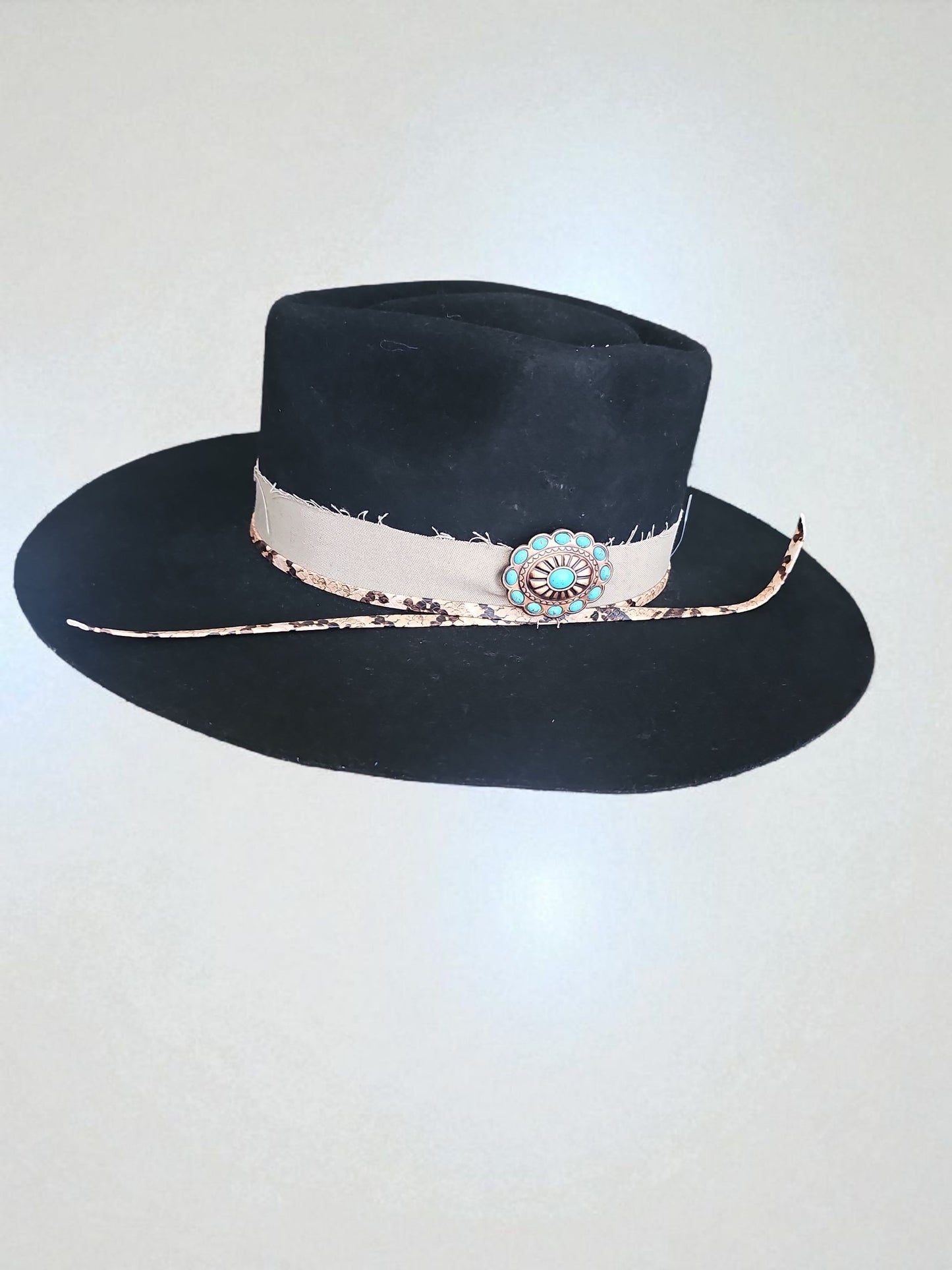 Pitchfront Charlie 1Horse Lainey Wilson Spear Point Black Wool Hat Small